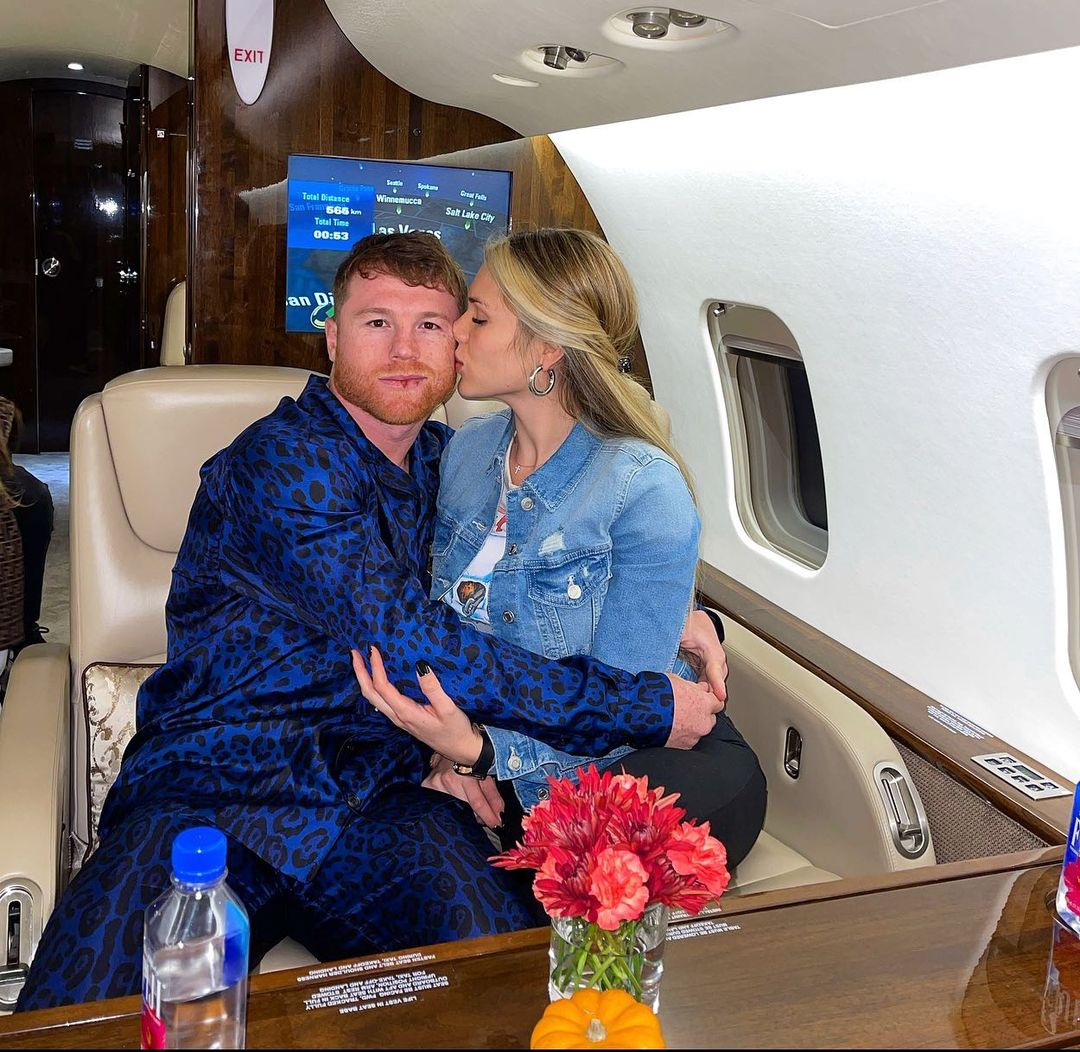 The Camera Captured The Romantic Moment Of Canelo Alvarez And His Wife