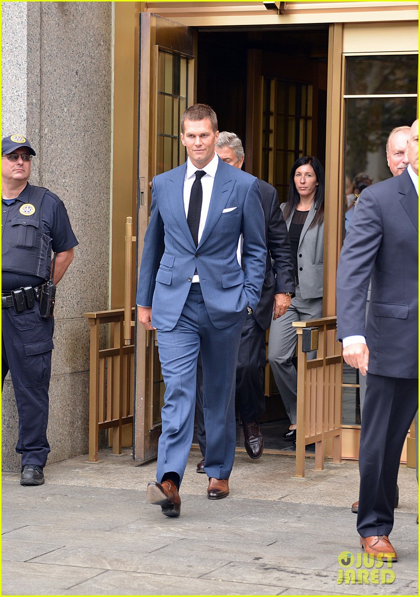 Tom Brady Spotted Picking Up Irina Shayk From Her Hotel During Art