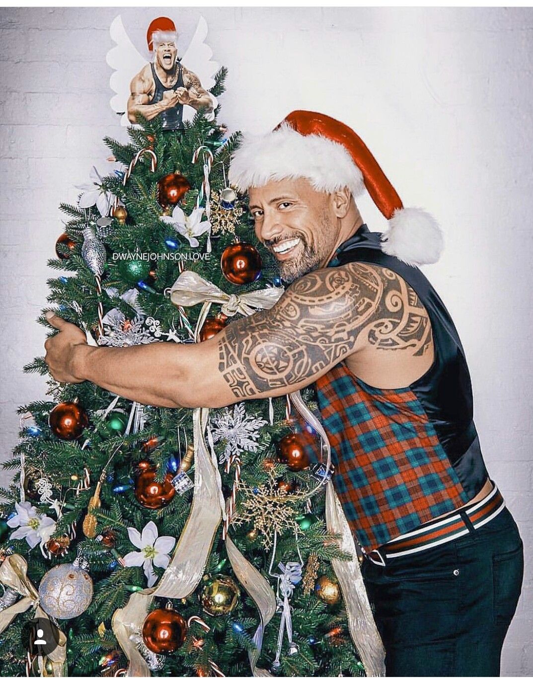 kp6."Get an exclusive glimpse into the festive spirit as Dwayne 'The Rock' Johnson shares behind 