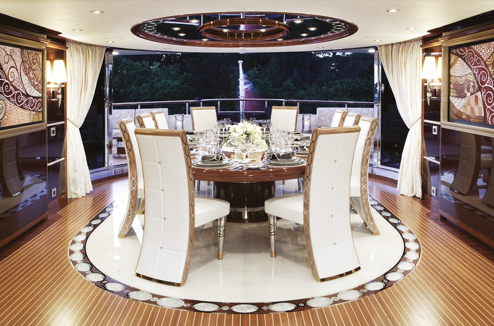 The Rock stunned everyone when he bought an electric super yacht showing off its luxurious interior design!-pvth