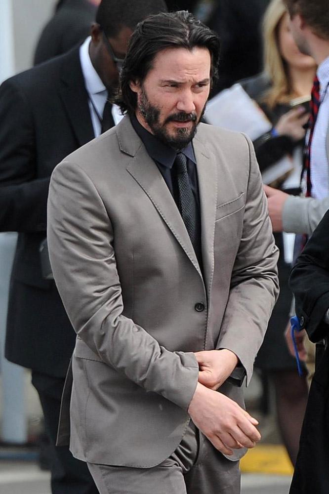 Camera Captures The Moment 56-Year-Old Keanu Reeves Shows Off His Gray ...