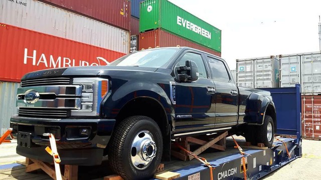 bao the rock was surprised when adele gave him an extremely rare ford f to congratulate him on winning the title of sexiest actor of all time 653b7d4d3c728 The Rock Was Surprised When Adele Gave Him An Extremely Rare Ford F350 To Congratulate Him On Winning The Title Of Sexiest Actor Of All Time.