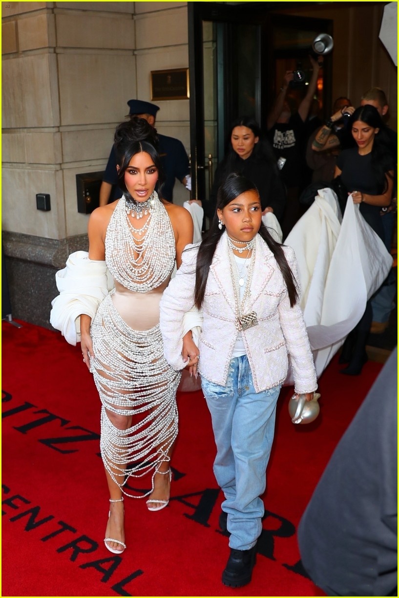 Kim Kardashian’s Eldest Daughter, North West, 10, Sparks Reactions As ...