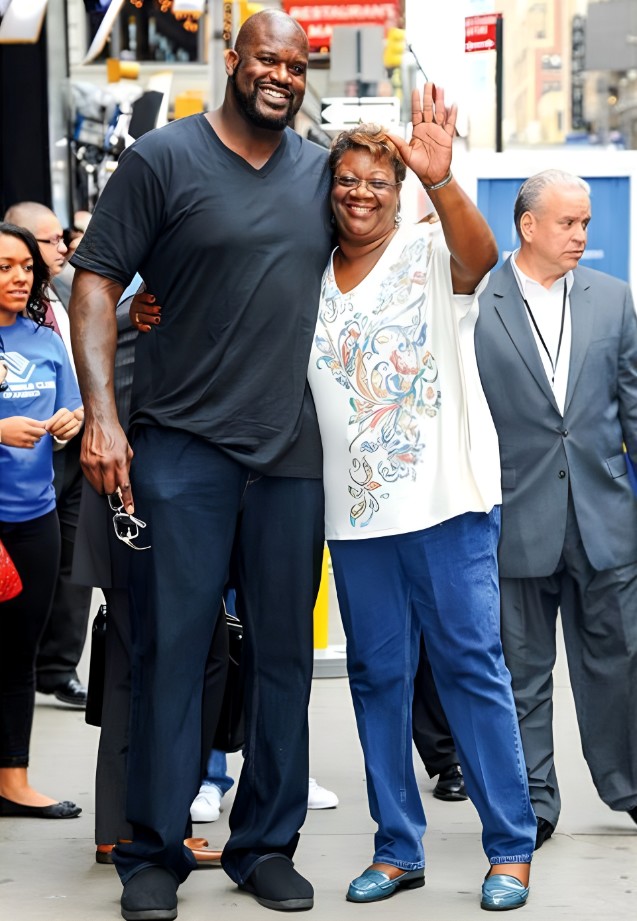 Shaquille O’Neal Reveals the Surprising Story That His Mother Had a ...