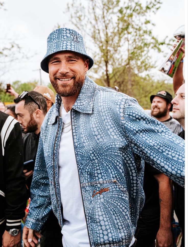 Revealed Travis Kelce Launches ‘street Fashion’ Outfits For Walking ...